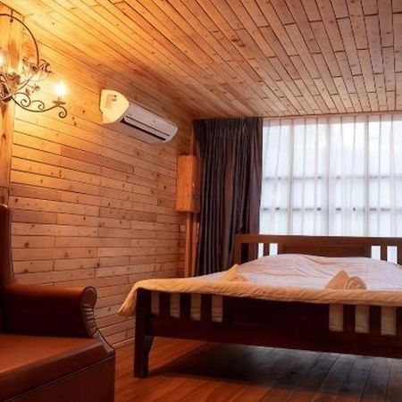Oyo 75374 Baan Rak Mai Hotel Канчанабури Екстериор снимка