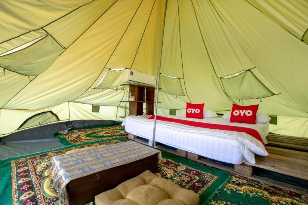 Oyo 75374 Baan Rak Mai Hotel Канчанабури Екстериор снимка