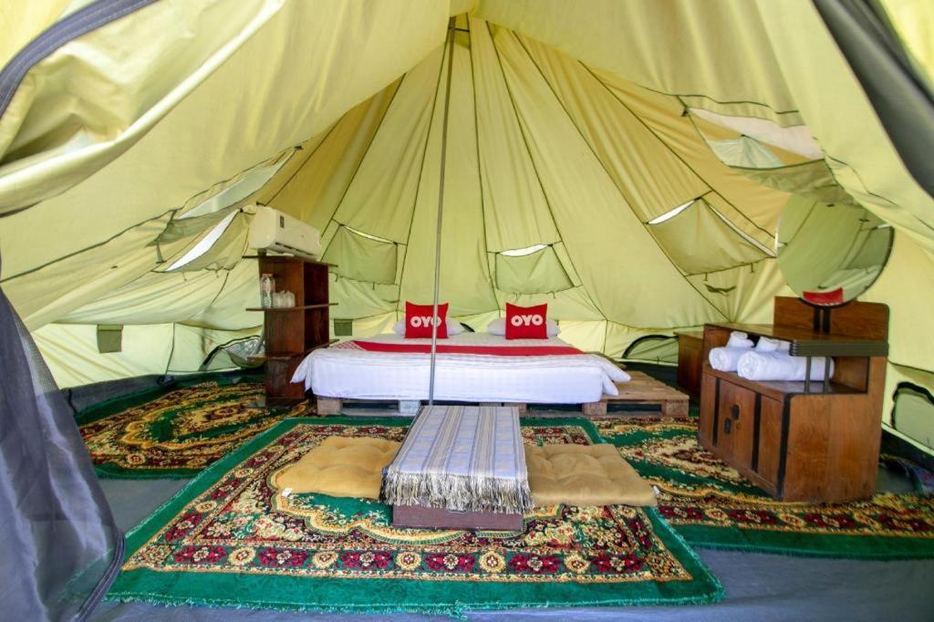 Oyo 75374 Baan Rak Mai Hotel Канчанабури Екстериор снимка