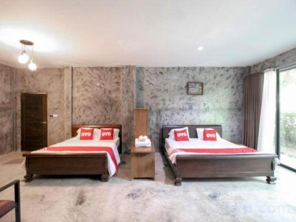 Oyo 75374 Baan Rak Mai Hotel Канчанабури Екстериор снимка