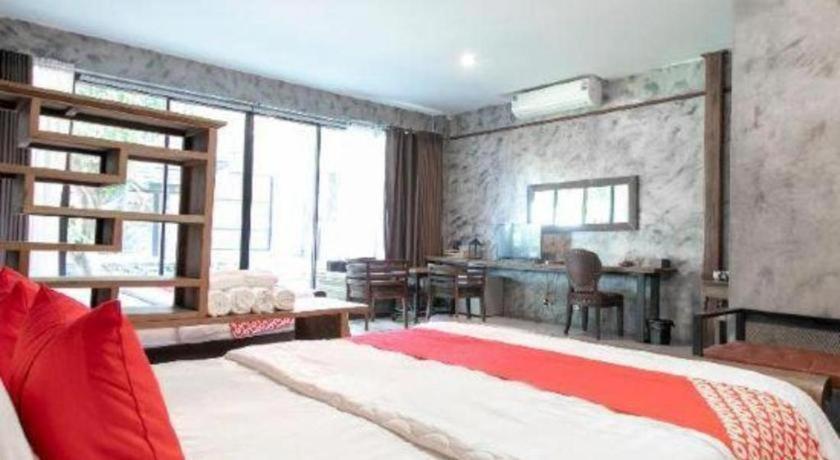 Oyo 75374 Baan Rak Mai Hotel Канчанабури Екстериор снимка