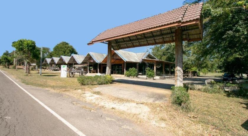 Oyo 75374 Baan Rak Mai Hotel Канчанабури Екстериор снимка