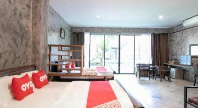 Oyo 75374 Baan Rak Mai Hotel Канчанабури Екстериор снимка