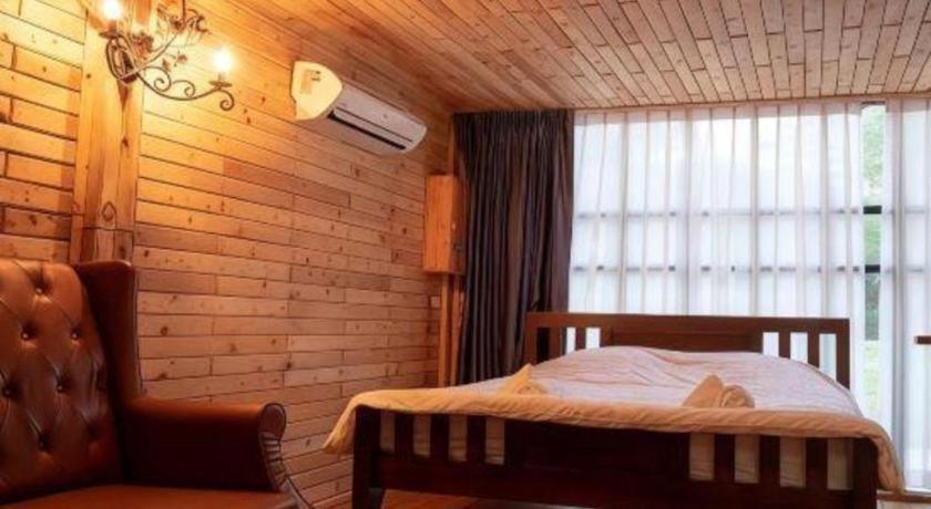 Oyo 75374 Baan Rak Mai Hotel Канчанабури Екстериор снимка