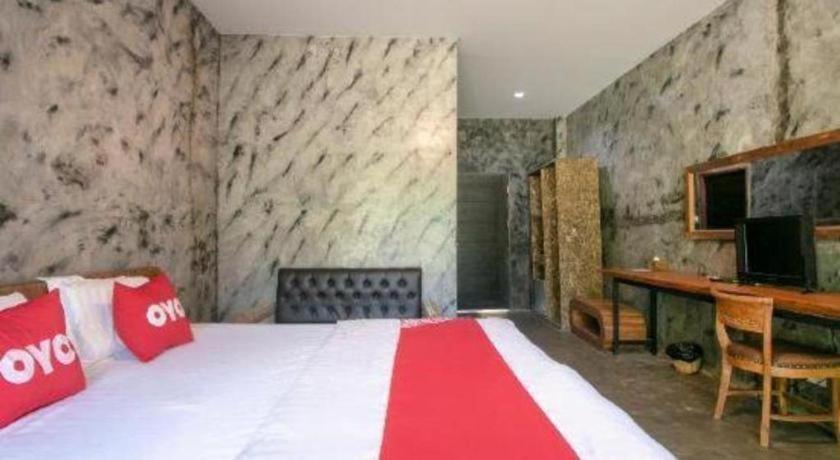Oyo 75374 Baan Rak Mai Hotel Канчанабури Екстериор снимка