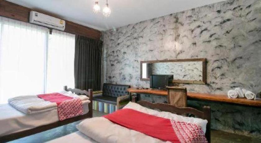 Oyo 75374 Baan Rak Mai Hotel Канчанабури Екстериор снимка