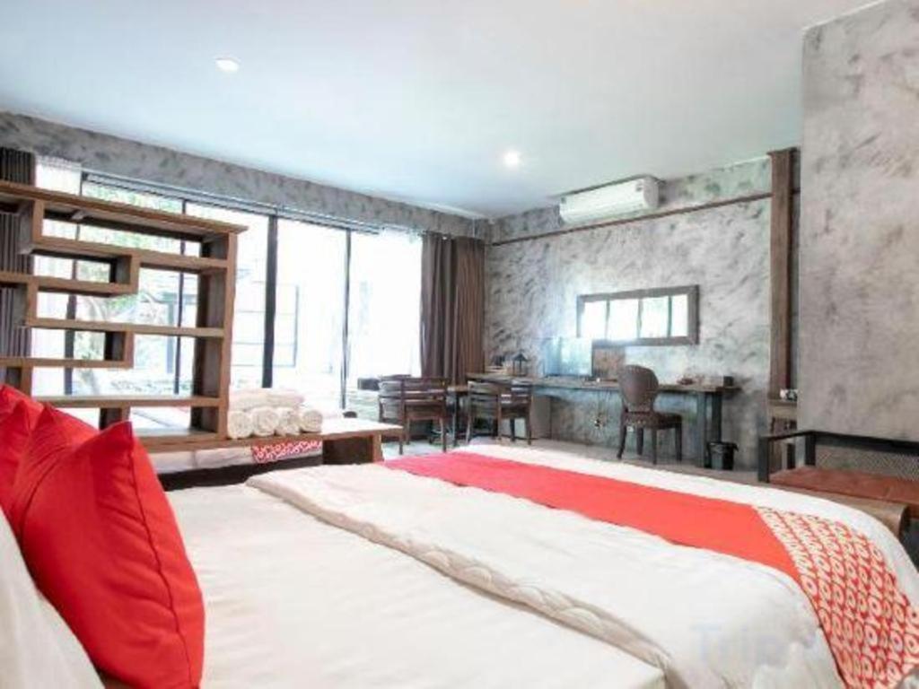 Oyo 75374 Baan Rak Mai Hotel Канчанабури Екстериор снимка